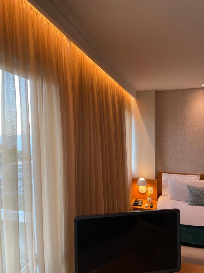 Flat Iate Clube Home Experience Praia Do Canto Віторія Екстер'єр фото